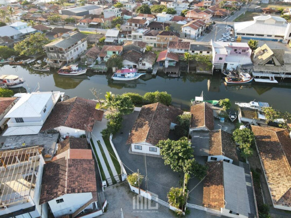 Imagem Casa com 2 Quartos à Venda, 140 m² em Centro - Balneário Barra Do Sul