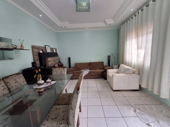 Imagem Casa com 5 Quartos à Venda, 202 m²