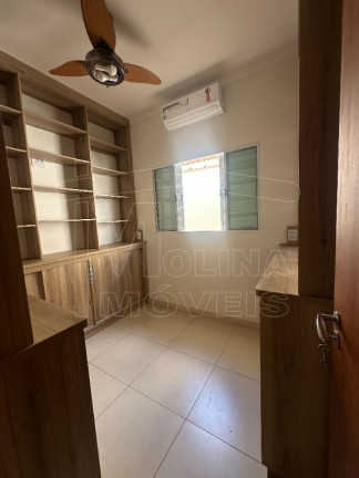 Imagem Casa com 3 Quartos à Venda, 313 m² em Vila Renata (vila Xavier) - Araraquara Imagem Casa com 3 Quartos à Venda, 313 m² em Vila Renata (vila Xavier) - Araraquara