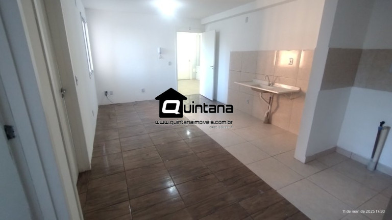 Imagem Apartamento com 2 Quartos para Alugar, 45 m² em Três Vendas - Pelotas