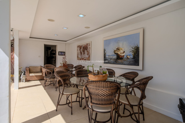 Imagem Casa com 3 Quartos à Venda, 352 m² em Mossunguê - Curitiba