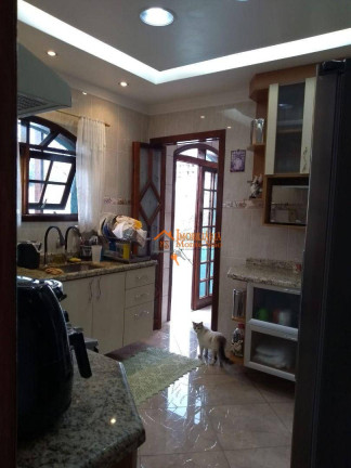Imagem Sobrado com 3 Quartos à Venda, 270 m² em Vila Hulda - Guarulhos Imagem Sobrado com 3 Quartos à Venda, 270 m² em Vila Hulda - Guarulhos