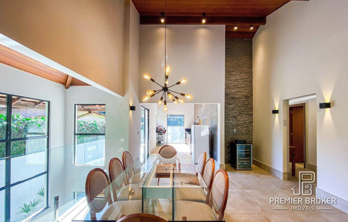 Imagem Casa com 4 Quartos à Venda, 260 m² em Comary - Teresópolis