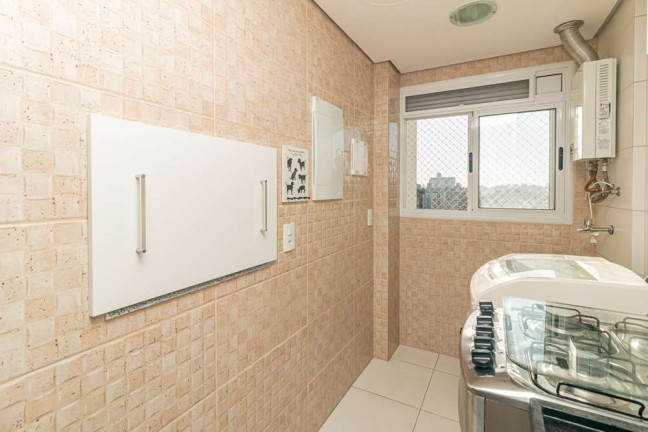 Imagem Imóvel com 2 Quartos à Venda, em Rio Branco - Porto Alegre Imagem Imóvel com 2 Quartos à Venda, em Rio Branco - Porto Alegre