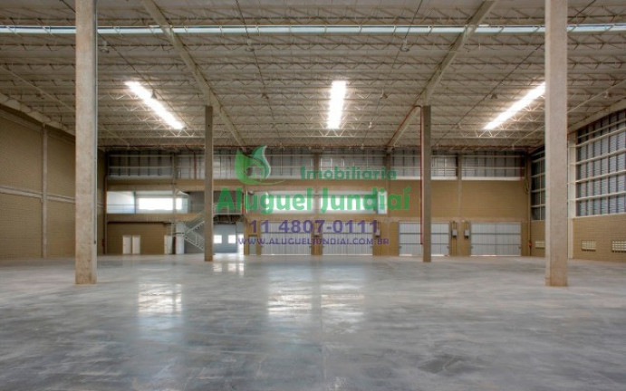 Galpão à Venda ou Temporada, 4.303 m² em Distrito Industrial - Jundiaí