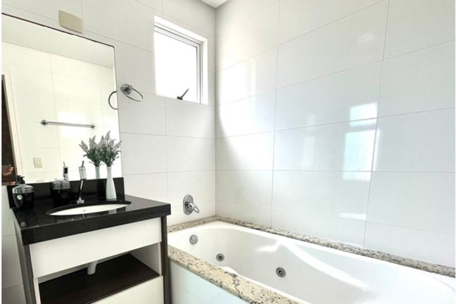 Imagem Imóvel com 3 Quartos à Venda, 140 m² em Pioneiros - Balneário Camboriú
