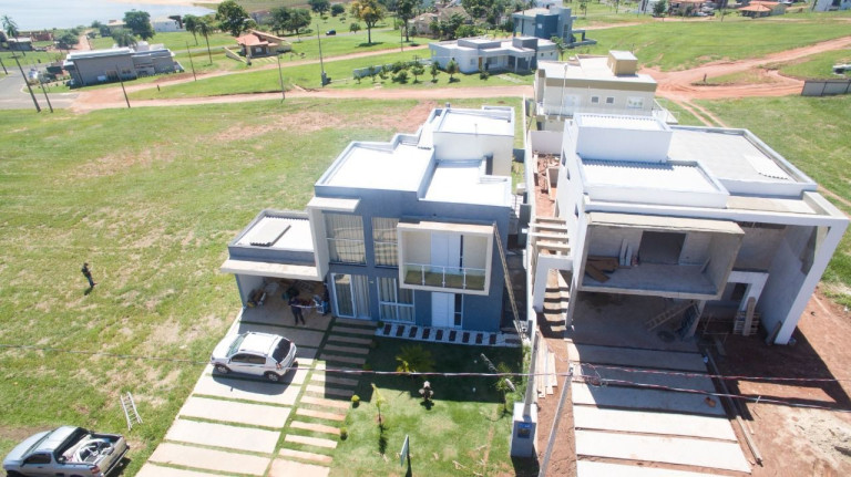 Casa de Condomínio com 4 Quartos à Venda, 450 m² em Riviera De Santa Cristina Xiii - Paranapanema