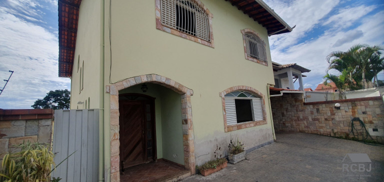 Imagem Sobrado com 6 Quartos à Venda,  em Centro - Esmeraldas