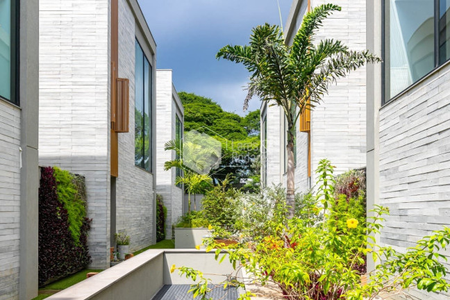 Imagem Casa com 3 Quartos à Venda, 739 m² em Brooklin - São Paulo Imagem Casa com 3 Quartos à Venda, 739 m² em Brooklin - São Paulo