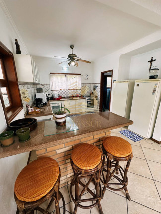 Imagem Casa com 3 Quartos para Temporada, 390 m² em Bertioga