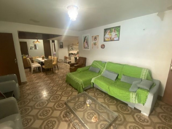 Imagem Casa com 3 Quartos à Venda, 300 m² em Cidade Dos Funcionários - Fortaleza Imagem Casa com 3 Quartos à Venda, 300 m² em Cidade Dos Funcionários - Fortaleza