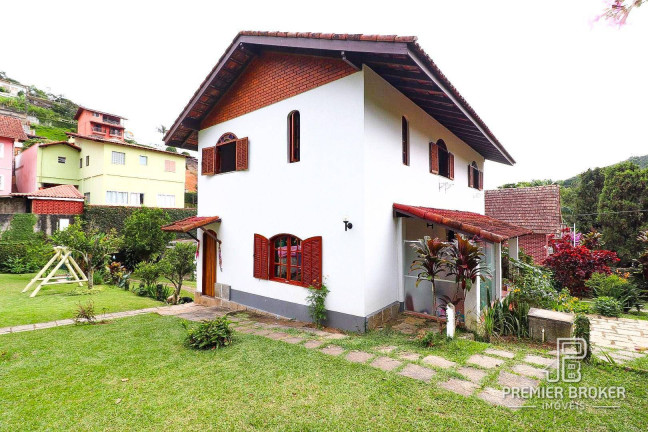 Casa com 4 Quartos à Venda, 187 m² em Golfe - Teresópolis