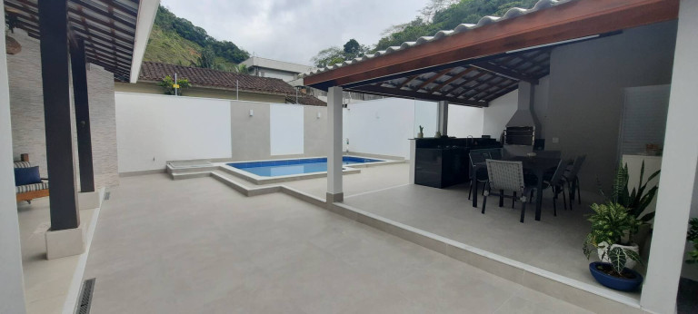 Imagem Casa com 3 Quartos à Venda, 200 m² em Cocanha - Caraguatatuba