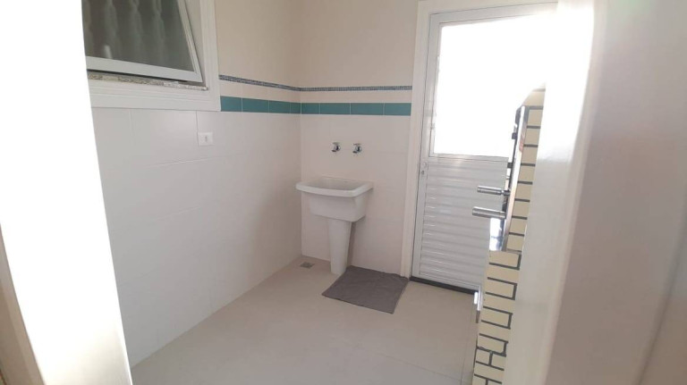 Imagem Casa com 2 Quartos à Venda, 125 m² em Vila Dos Comerciários 2 - Taubaté Imagem Casa com 2 Quartos à Venda, 125 m² em Vila Dos Comerciários 2 - Taubaté