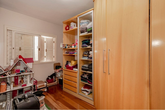 Imagem Casa com 4 Quartos à Venda, 233 m² em Jardim Itu - Porto Alegre Imagem Casa com 4 Quartos à Venda, 233 m² em Jardim Itu - Porto Alegre
