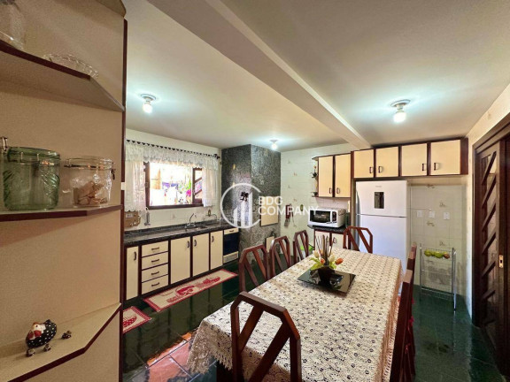 Imagem Casa com 7 Quartos à Venda, 450 m² em Boa Vista - Ponta Grossa Imagem Casa com 7 Quartos à Venda, 450 m² em Boa Vista - Ponta Grossa