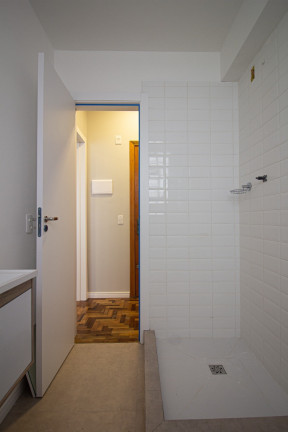 Imagem Imóvel com 1 Quarto à Venda,  em Moinhos De Vento - Porto Alegre