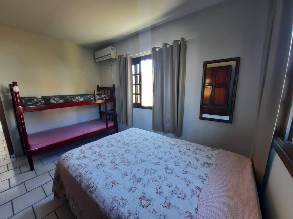 Imagem Casa com 3 Quartos para Temporada,  em José Amandio - Bombinhas