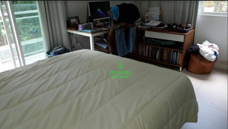 Imagem Casa com 4 Quartos à Venda, 340 m² em Piratininga - Niterói Imagem Casa com 4 Quartos à Venda, 340 m² em Piratininga - Niterói