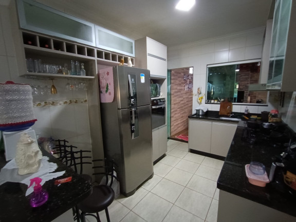 Imagem Casa de Condomínio com 3 Quartos à Venda, 125 m² em Parque Sao Jorge - Aparecida De Goiania