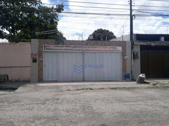 Casa com 3 Quartos à Venda, 175 m² em Maraponga - Fortaleza