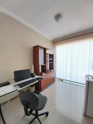 Imagem Casa com 4 Quartos à Venda, 360 m² em Guará I - Brasília Imagem Casa com 4 Quartos à Venda, 360 m² em Guará I - Brasília