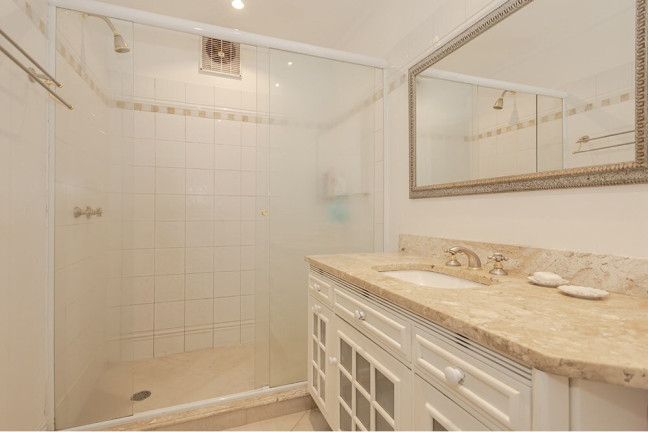 Imagem Apartamento com 4 Quartos à Venda, 191 m² em Mont Serrat - Porto Alegre Imagem Apartamento com 4 Quartos à Venda, 191 m² em Mont Serrat - Porto Alegre
