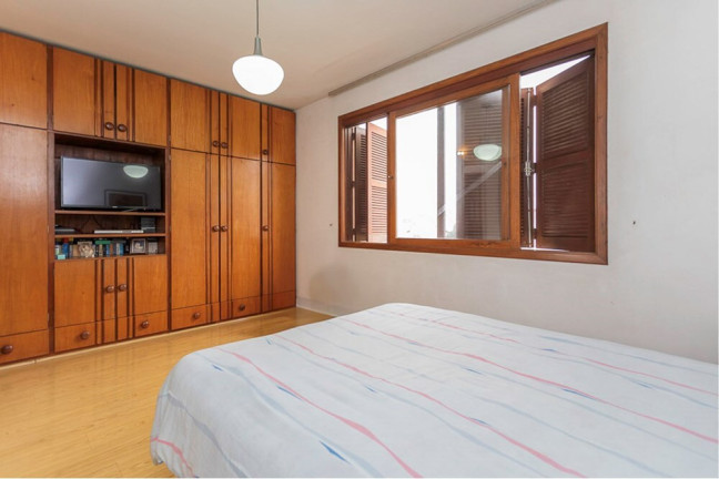 Imagem Imóvel com 3 Quartos à Venda, em Jardim Lindóia - Porto Alegre Imagem Imóvel com 3 Quartos à Venda, em Jardim Lindóia - Porto Alegre