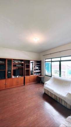 Imagem Casa com 3 Quartos à Venda, 330 m² em Botucatu