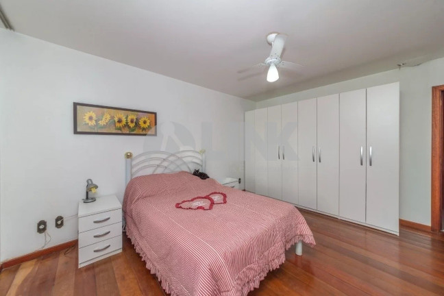 Imagem Casa com 3 Quartos à Venda, 262 m² em Auxiliadora - Porto Alegre Imagem Casa com 3 Quartos à Venda, 262 m² em Auxiliadora - Porto Alegre