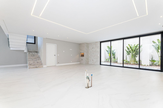 Casa de Condomínio com 3 Quartos à Venda, 372 m² em Santa Felicidade - Curitiba