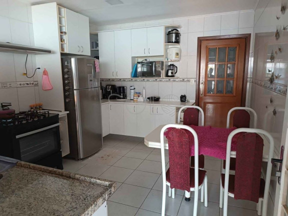 Imagem Casa com 2 Quartos à Venda, 260 m² em Jardim América (vila Xavier) - Araraquara Imagem Casa com 2 Quartos à Venda, 260 m² em Jardim América (vila Xavier) - Araraquara