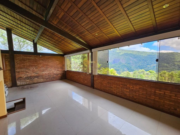 Imagem Casa com 4 Quartos à Venda, 202 m² em Parque Do Imbui - Teresópolis