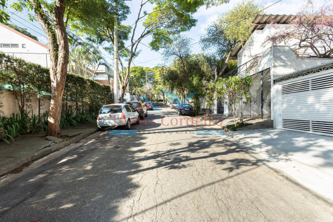 Imagem Sobrado com 5 Quartos à Venda, 304 m² em Jardim Leonor - São Paulo Imagem Sobrado com 5 Quartos à Venda, 304 m² em Jardim Leonor - São Paulo