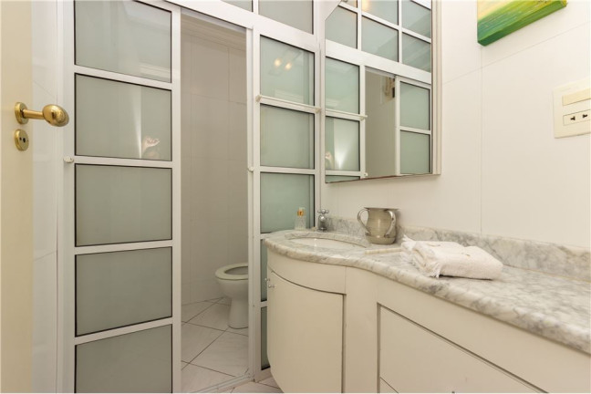 Imagem Imóvel com 3 Quartos à Venda, em Bom Retiro - São Paulo Imagem Imóvel com 3 Quartos à Venda, em Bom Retiro - São Paulo