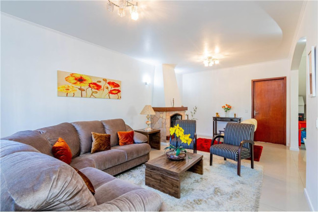 Imagem Casa com 4 Quartos à Venda, em Jardim Itu - Porto Alegre Imagem Casa com 4 Quartos à Venda, em Jardim Itu - Porto Alegre