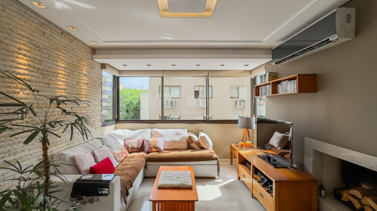 Imagem Imóvel com 2 Quartos à Venda, 86 m² em Petrópolis - Porto Alegre Imagem Imóvel com 2 Quartos à Venda, 86 m² em Petrópolis - Porto Alegre