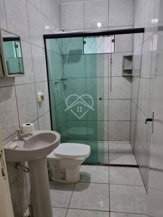 Imagem Casa com 2 Quartos à Venda, 130 m²