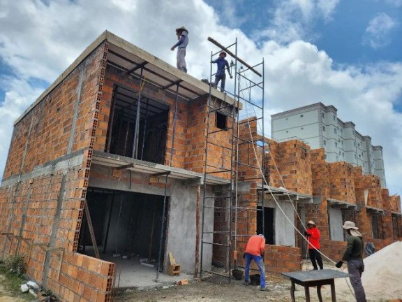 Imagem Casa com 4 Quartos à Venda, 102 m² em Recreio Ipitanga - Lauro De Freitas Imagem Casa com 4 Quartos à Venda, 102 m² em Recreio Ipitanga - Lauro De Freitas