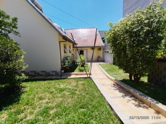Imagem Casa com 4 Quartos à Venda, 319 m² em São Francisco - Curitiba Imagem Casa com 4 Quartos à Venda, 319 m² em São Francisco - Curitiba