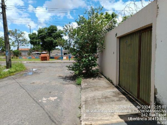 Casa com 2 Quartos à Venda,  em Jardim Canaa - Uberlandia