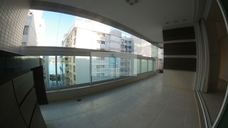 Imagem Imóvel com 4 Quartos à Venda, 158 m² em Icaraí - Niterói Imagem Imóvel com 4 Quartos à Venda, 158 m² em Icaraí - Niterói