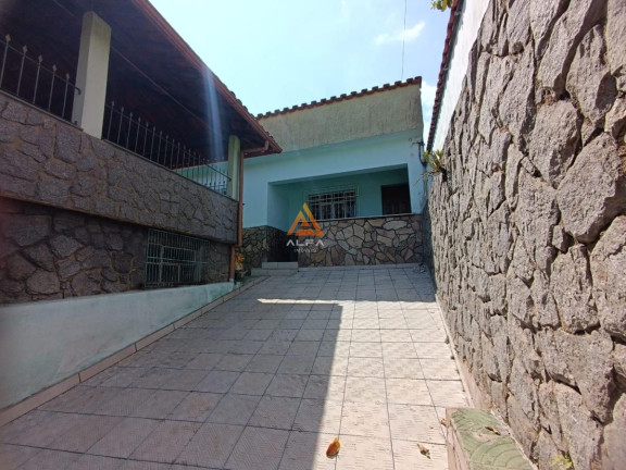 Casa com 3 Quartos para Alugar,  em Caminho Novo - Barbacena