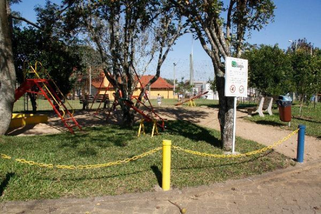 Imagem Terreno à Venda, 326 m² em Aberta Dos Morros - Porto Alegre Imagem Terreno à Venda, 326 m² em Aberta Dos Morros - Porto Alegre