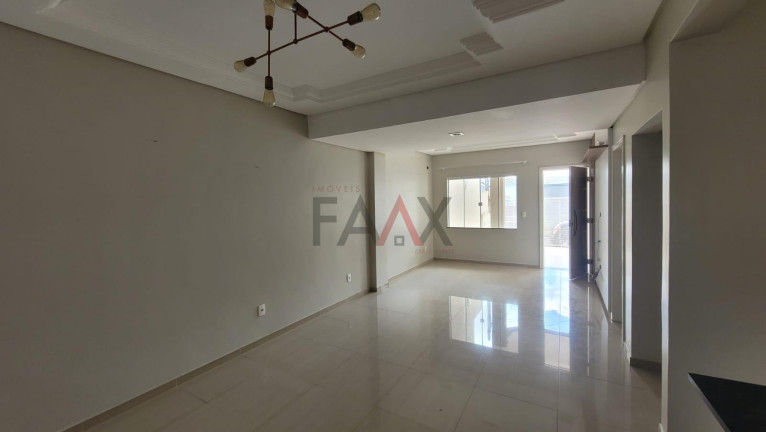 Imagem Casa com 1 Quarto à Venda, 300 m² em Alto Da Xv - Guarapuava Imagem Casa com 1 Quarto à Venda, 300 m² em Alto Da Xv - Guarapuava