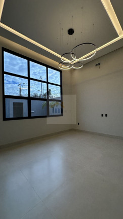Imagem Casa com 3 Quartos à Venda, 241 m² em Jardim América - Goiânia Imagem Casa com 3 Quartos à Venda, 241 m² em Jardim América - Goiânia