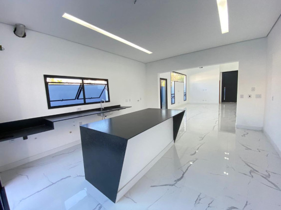 Imagem Imóvel com 3 Quartos à Venda, 166 m² Imagem Imóvel com 3 Quartos à Venda, 166 m²