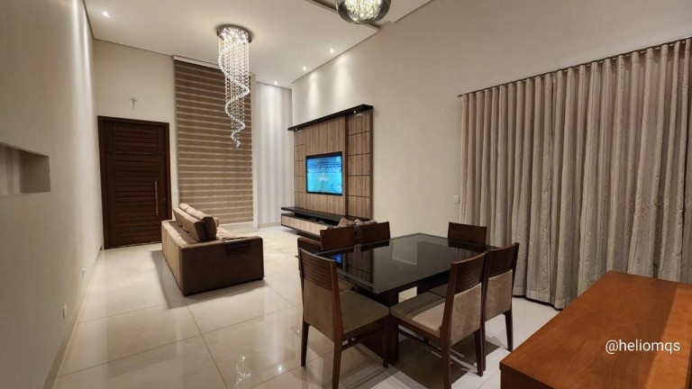 Imagem Sobrado com 3 Quartos à Venda, 260 m² em Amambaí - Campo Grande