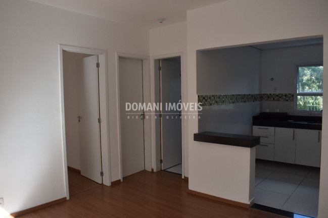 Imagem Imóvel com 2 Quartos à Venda, 55 m² em Região Da Abernéssia - Campos Do Jordão