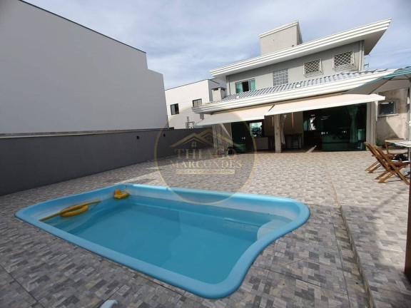 Casa com 3 Quartos à Venda, 230 m² em Balneário Eliana - Guaratuba